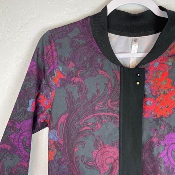 Fabletics Ithaca Jacket Romantic Print Bomber Zip Front Athleisure Women's Small - Picture 6 of 13